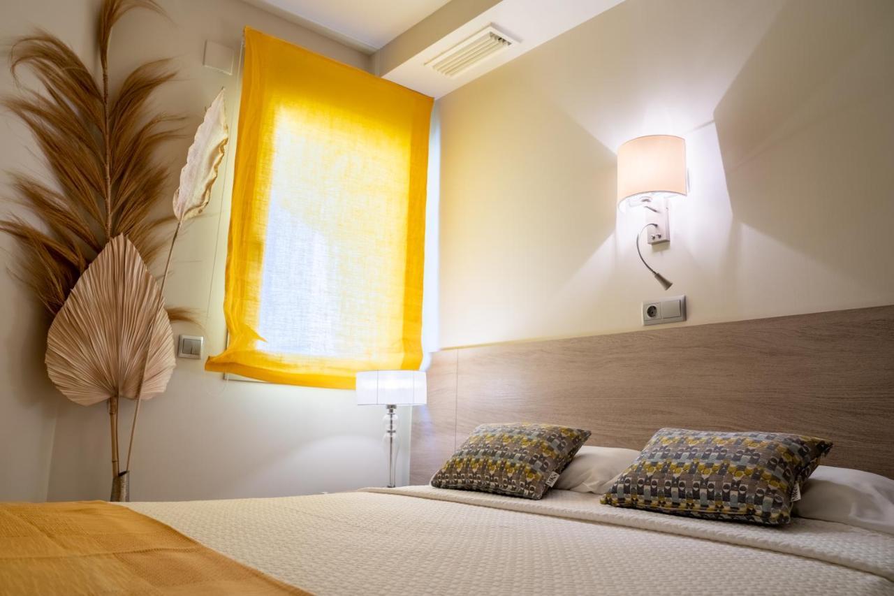 Apartamentos Vista Bella 칼페 외부 사진